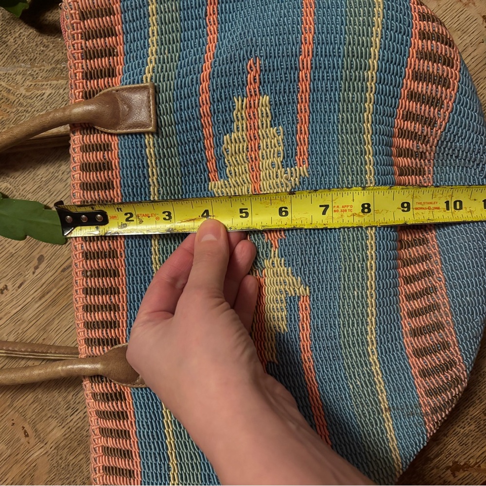 Vintage Southwest style woven handbag purse. Two pockets inside lining. - Picture 9 of 10